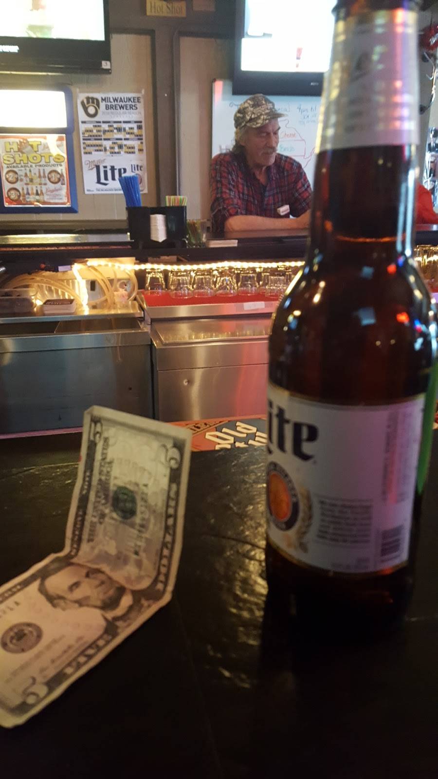 Hot Shots | restaurant | 722 N Main St, Bruce, WI 54819, USA | 7158684495 OR +1 715-868-4495