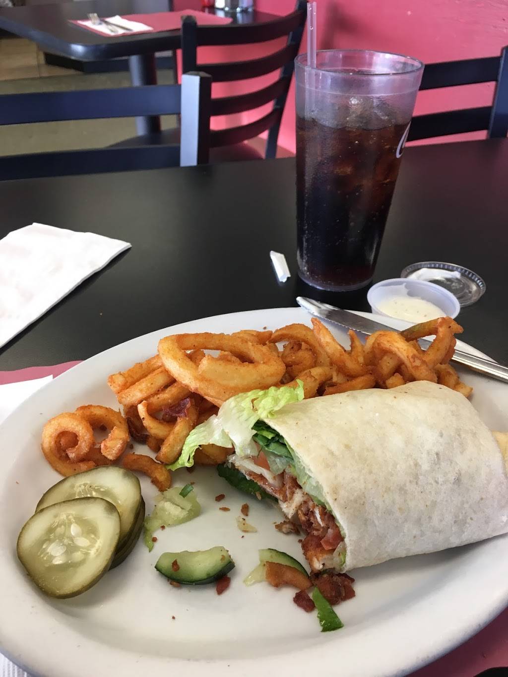 Deli On the Square | restaurant | 756 E Black Horse Pike, Pleasantville, NJ 08232, USA | 6096467296 OR +1 609-646-7296