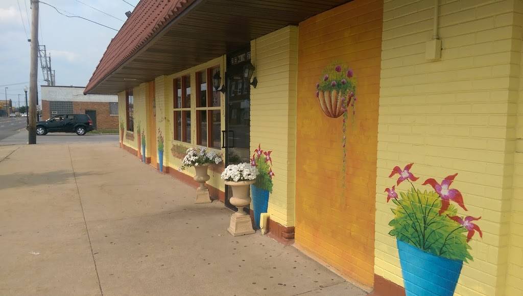 Los Portales | restaurant | 2 E Main St, Chicago Heights, IL 60411, USA | 7087547004 OR +1 708-754-7004