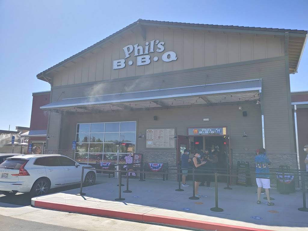 Phils BBQ | restaurant | 40830 Winchester Rd, Temecula, CA 92591, USA | 9512961000 OR +1 951-296-1000