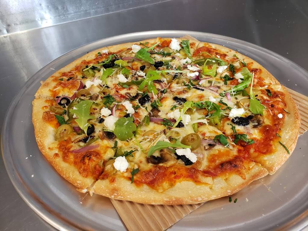 Palermos Pizza | restaurant | 569 Gladstone Ave, Ottawa, ON K1R 5P2, Canada | 6136807774 OR +1 613-680-7774