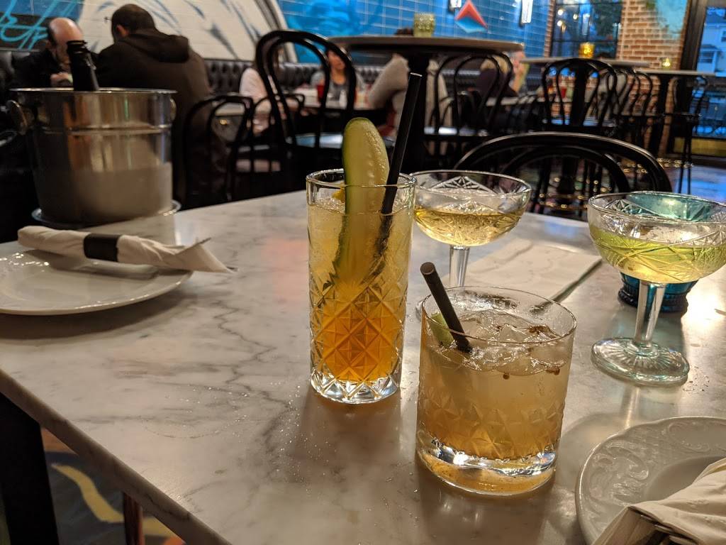 BAWK! Fried Chicken | restaurant | 1409 R St #102, Sacramento, CA 95811, USA | 9164658700 OR +1 916-465-8700