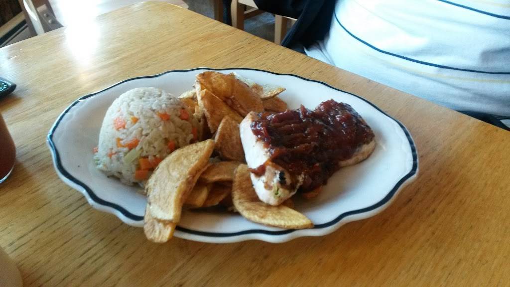 Daniels | restaurant | 48 Main St, Henniker, NH 03242, USA | 6034287621 OR +1 603-428-7621