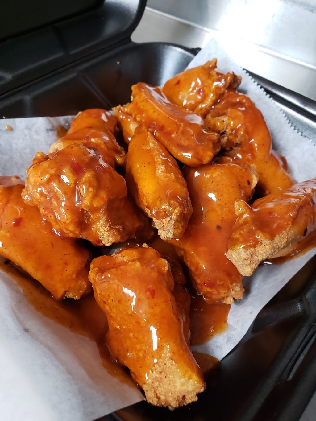 Lunas Chicken N Seafood | restaurant | 8793 Blue Ridge Blvd Suite B, Kansas City, MO 64138, USA | 8168328979 OR +1 816-832-8979