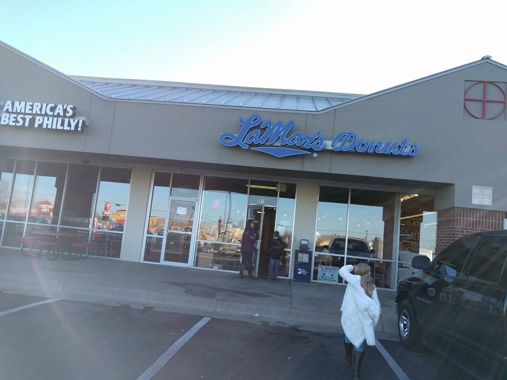 LaMars Donuts and Coffee | bakery | 3130 N Rock Rd, Wichita, KS 67226, USA | 3166132224 OR +1 316-613-2224