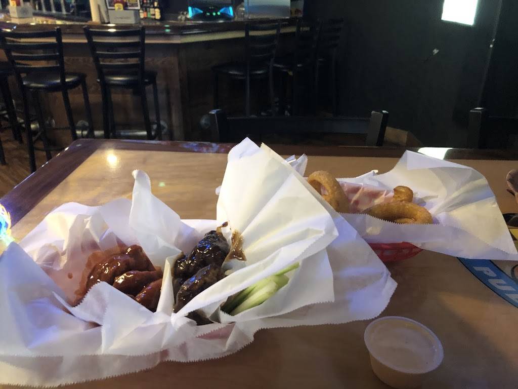 Wings Etc. | restaurant | 870 Lima Rd, Kendallville, IN 46755, USA | 2603499464 OR +1 260-349-9464