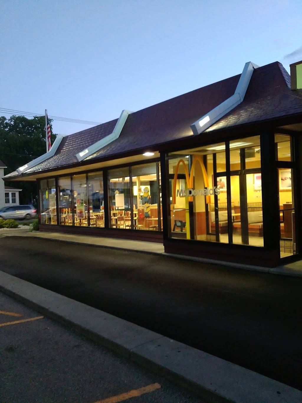 McDonalds | cafe | 211 S 4th St, Oregon, IL 61061, USA | 8157326035 OR +1 815-732-6035