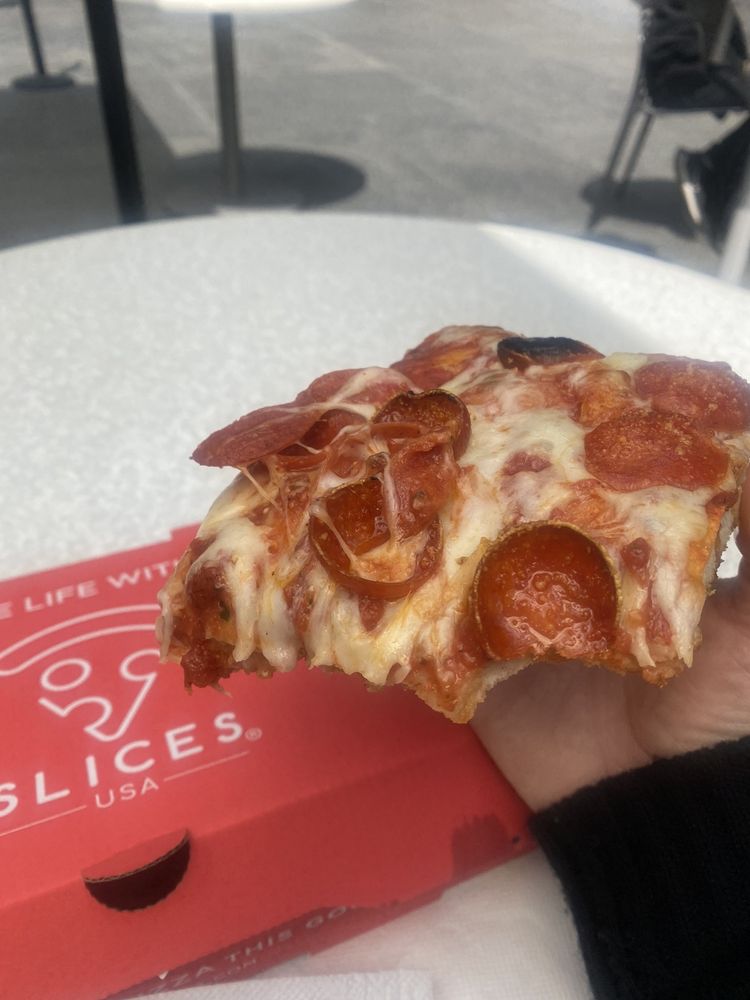 Slices | restaurant | 505 Flower St Suite B-260, Los Angeles, CA 90071, USA | 2135594995 OR +1 213-559-4995