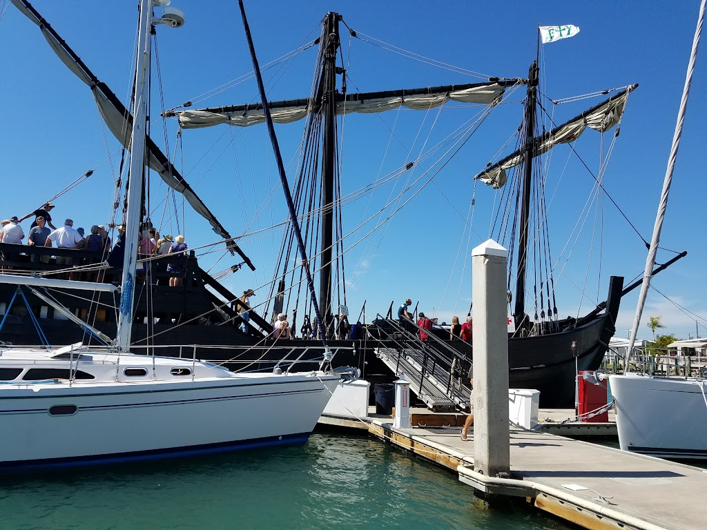 Fishermans Wharf Marina | restaurant | 465 N Tamiami Trail, Venice, FL 34285, USA | 9414860500 OR +1 941-486-0500