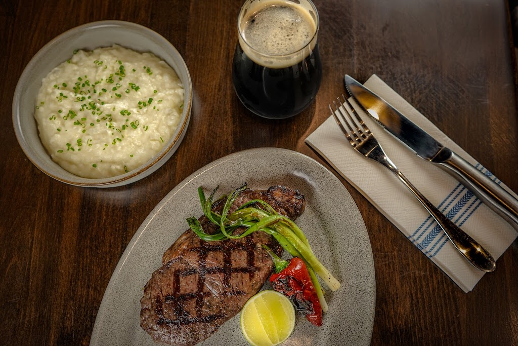 LA Bodega Brewing Company | restaurant | 6711 Comstock Ave, Whittier, CA 90601, USA | 5625500008 OR +1 562-550-0008