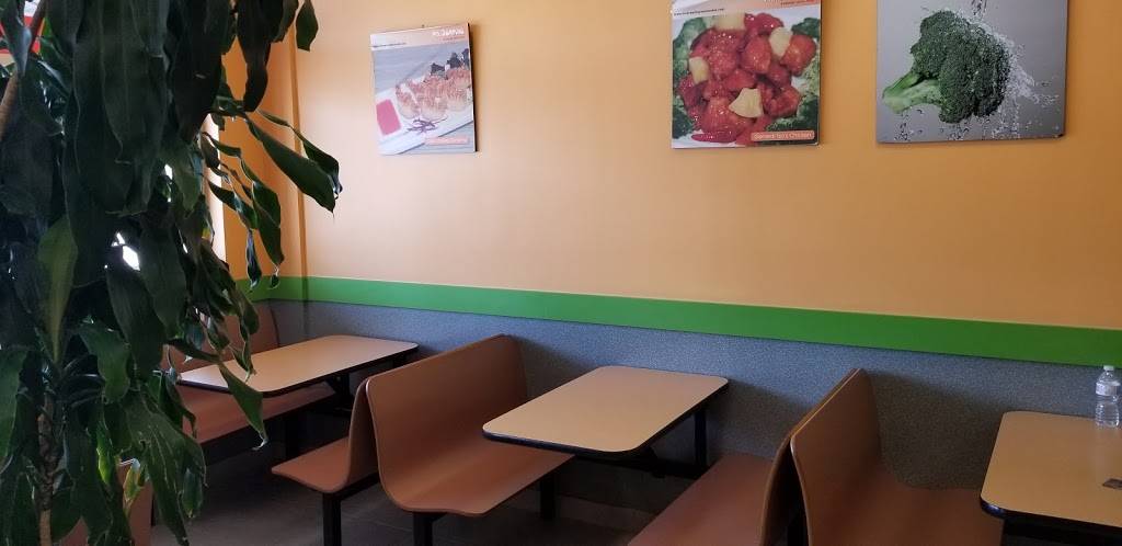 Mr Dumpling | restaurant | 16640 Yonge St, Newmarket, ON L3X 3A1, Canada | 9058361188 OR +1 905-836-1188