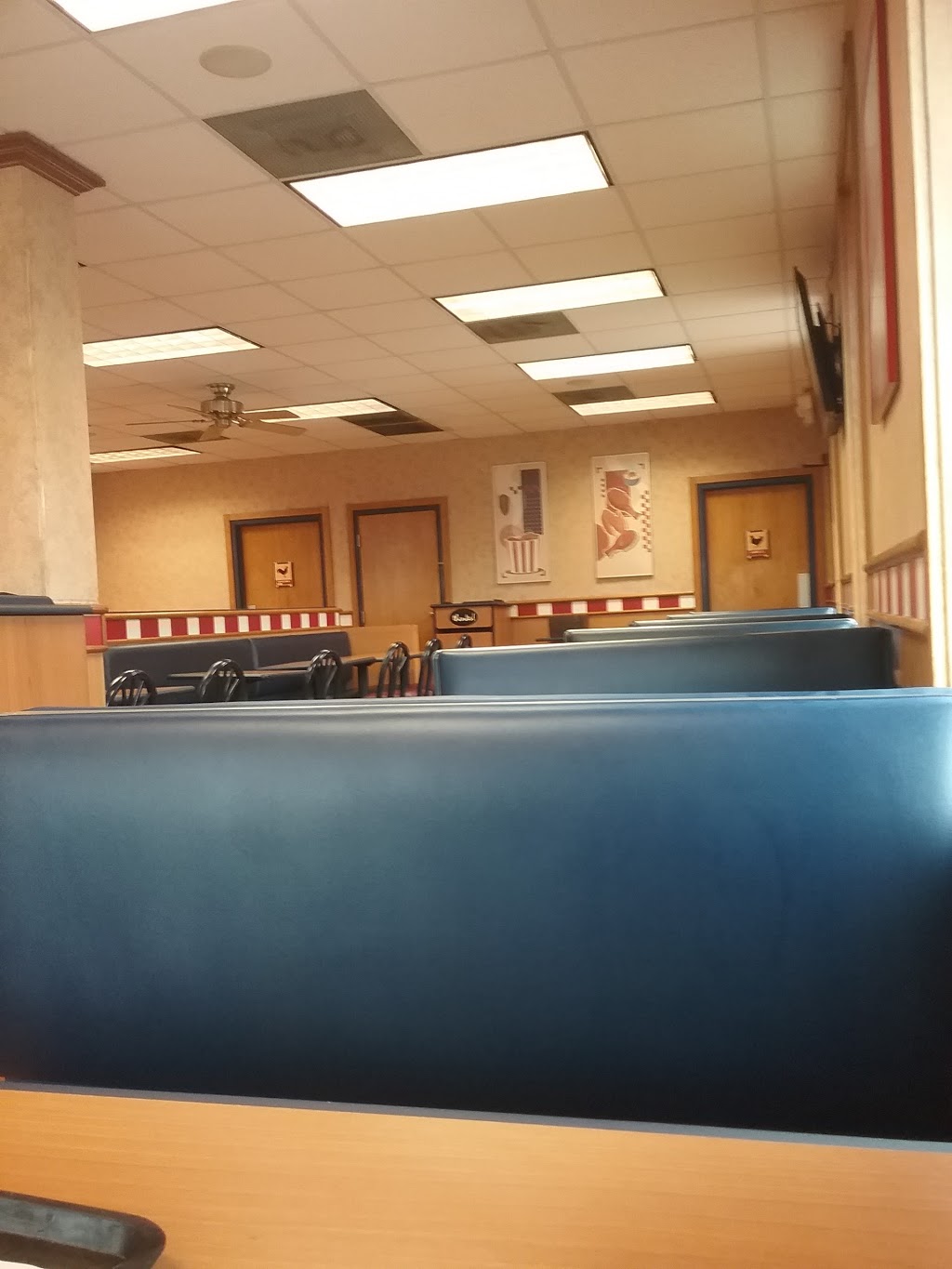 KFC | restaurant | 1500 Hamilton Blvd, Sioux City, IA 51103, USA | 7122583575 OR +1 712-258-3575