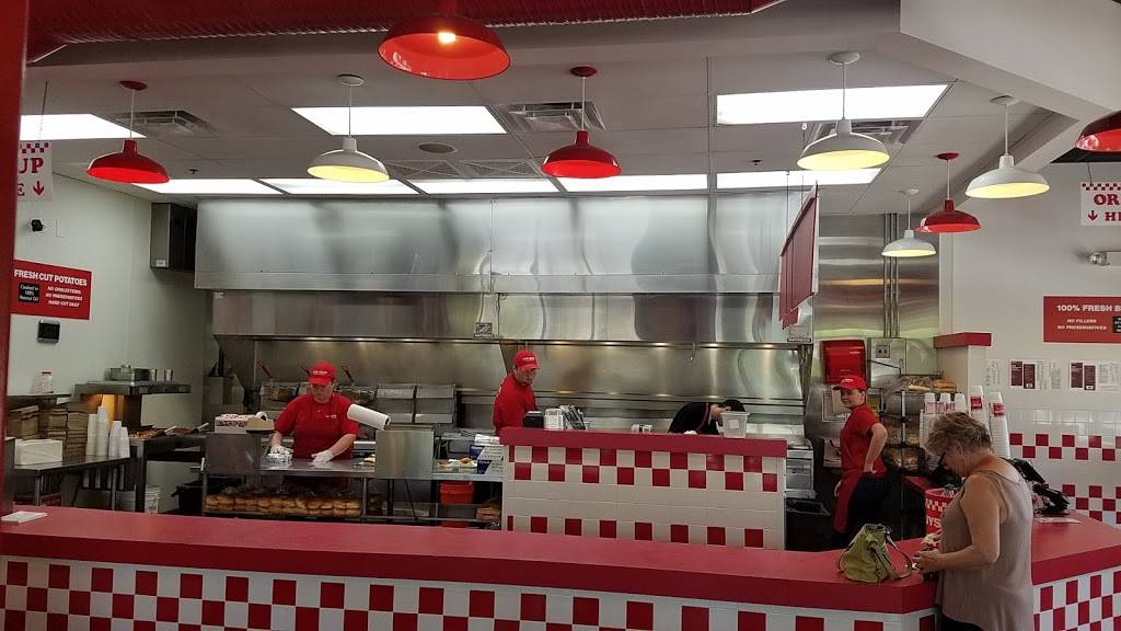 Five Guys | meal takeaway | 1019 Fording Island Rd, Bluffton, SC 29910, USA | 8437574667 OR +1 843-757-4667