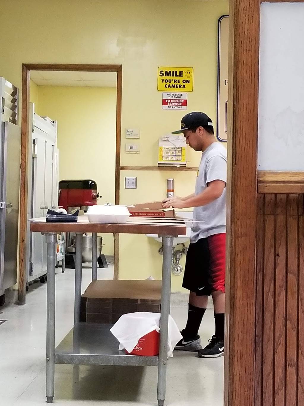 Porkys Pizza | restaurant | 9988 Bloomington Ave, Bloomington, CA 92316, USA | 9098773493 OR +1 909-877-3493