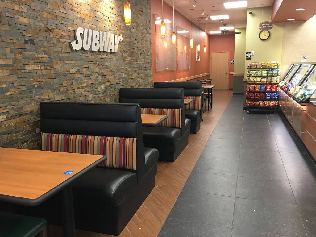 Subway Restaurants | restaurant | 224 Hawthorn Village Commons #224, Vernon Hills, IL 60061, USA | 8478167827 OR +1 847-816-7827