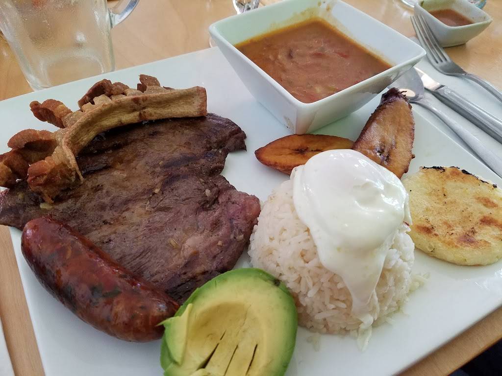 Ajiaco Colombian Bistro | restaurant | 3216 Silver Ave SE, Albuquerque, NM 87108, USA | 5052662305 OR +1 505-266-2305