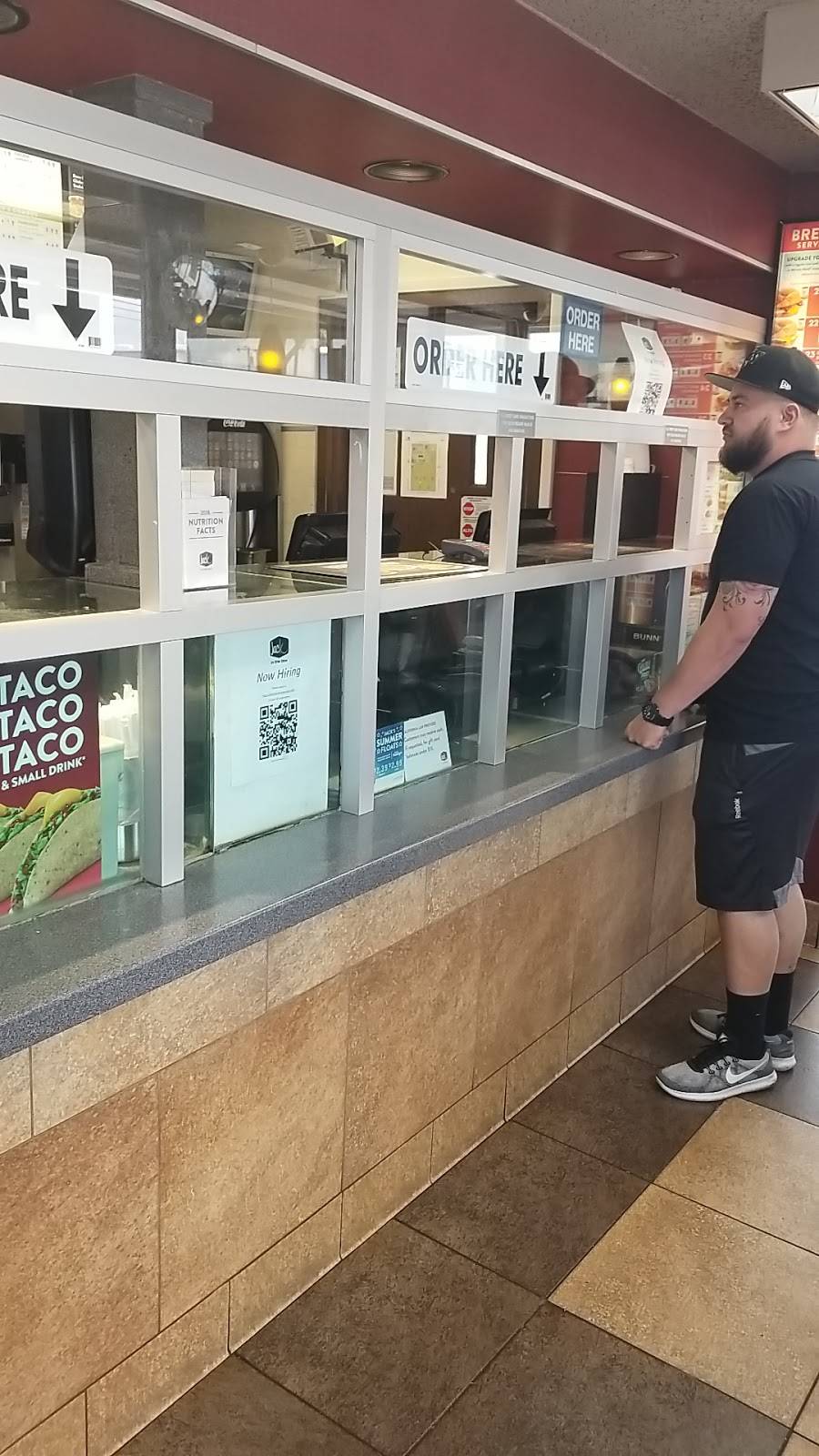 Jack in the Box | restaurant | 115 N Central Ave, Compton, CA 90220, USA | 3106038728 OR +1 310-603-8728