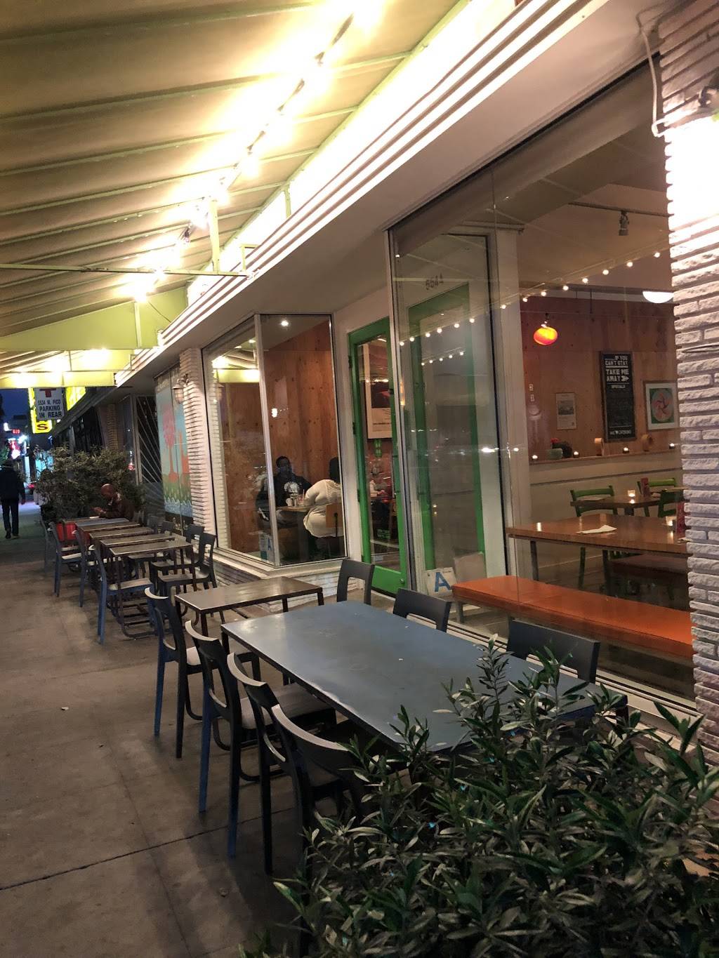 Bloom Cafe | cafe | 5544 Pico Blvd, Los Angeles, CA 90019, USA | 3239346900 OR +1 323-934-6900