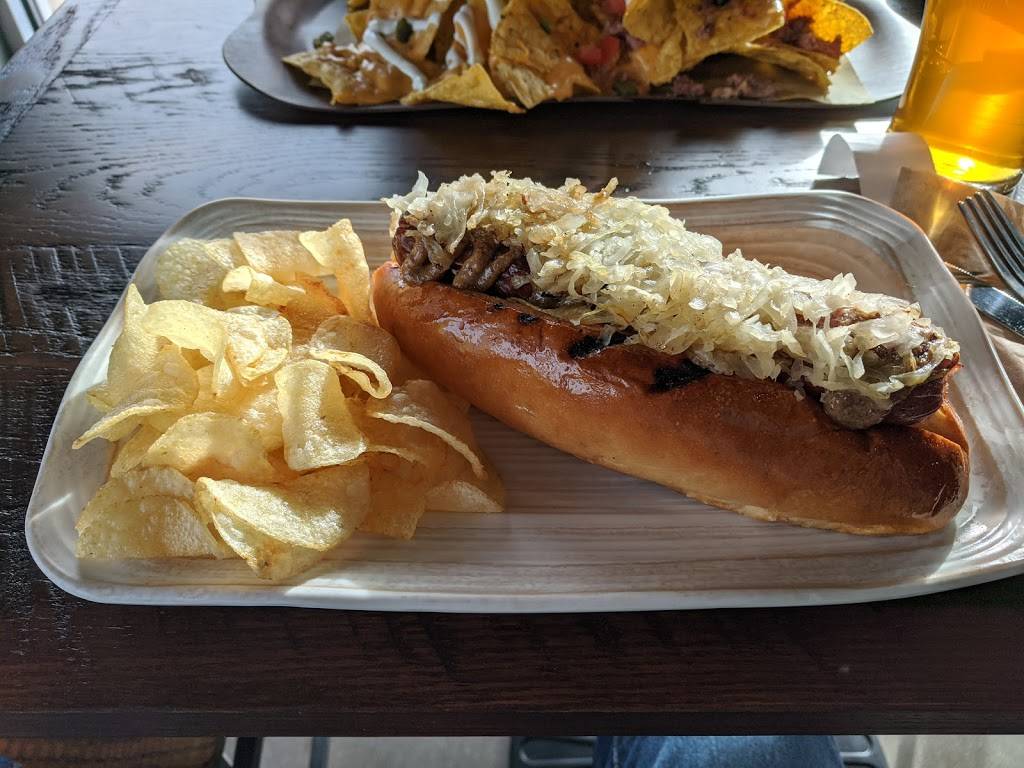 Blakes Taphouse | restaurant | 16860 Sheridan Pkwy Suite 100, Broomfield, CO 80023, USA | 7205832920 OR +1 720-583-2920