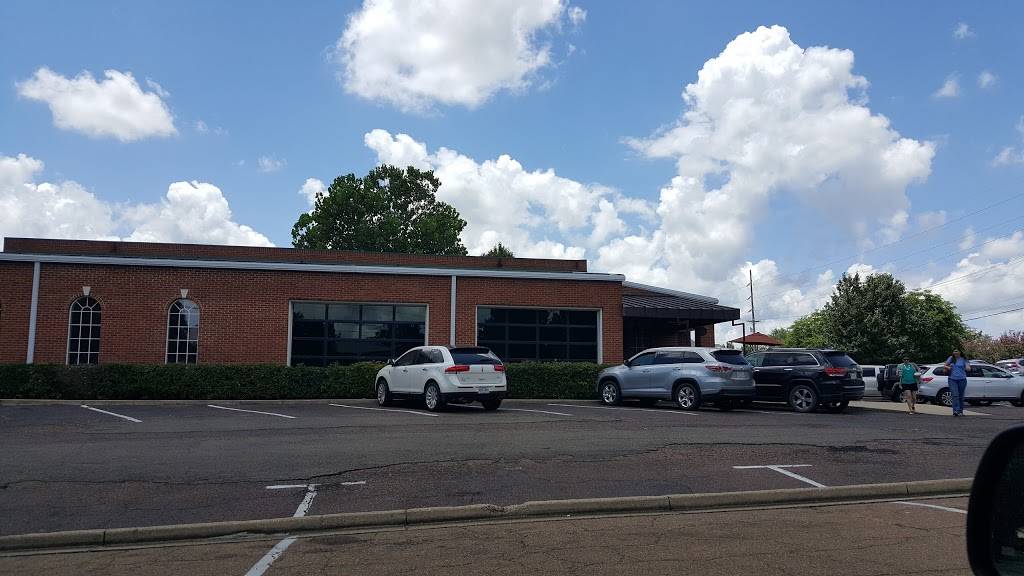 The Veranda | restaurant | 208 Lincoln Green, Starkville, MS 39759, USA | 6623231231 OR +1 662-323-1231