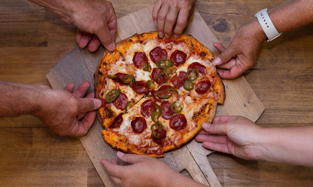 Fired Pizzas | restaurant | 11160 Circle Dr, Austin, TX 78736, USA | 5122563814 OR +1 512-256-3814