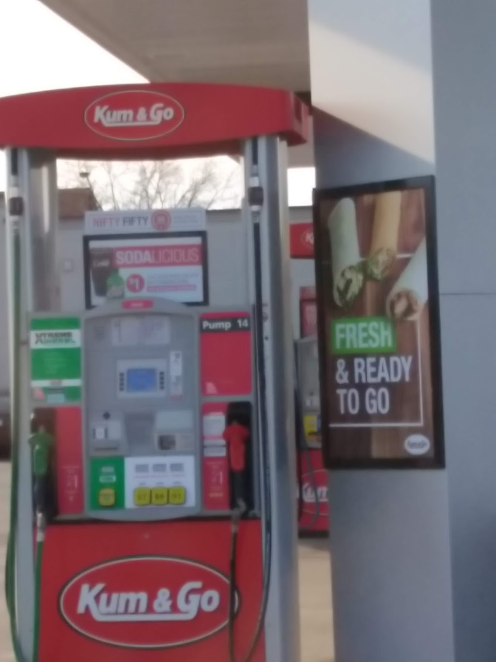 Kum & Go | meal takeaway | 1810 E Kearney St, Springfield, MO 65803, USA | 4178661080 OR +1 417-866-1080