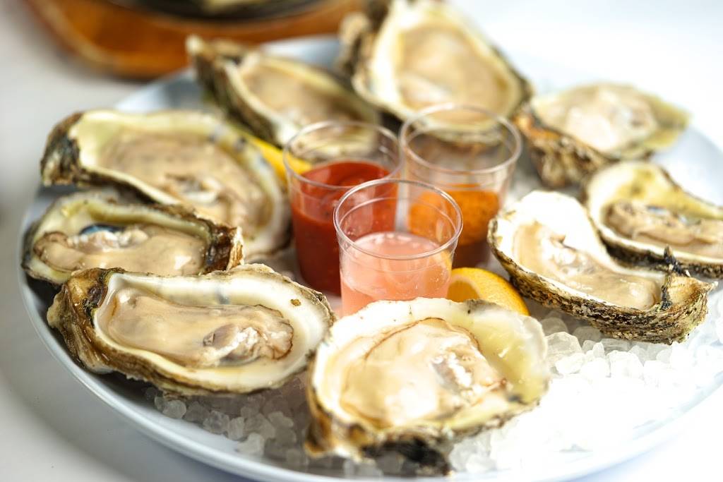 Caps On the Water | restaurant | 4325 Myrtle St, St. Augustine, FL 32084, USA | 9048248794 OR +1 904-824-8794