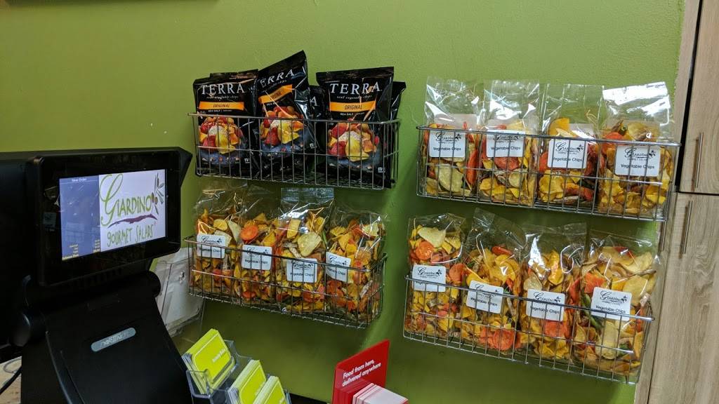 Giardino Gourmet Salads | restaurant | 175 SE 13th St, Miami, FL 33131, USA | 3053720301 OR +1 305-372-0301