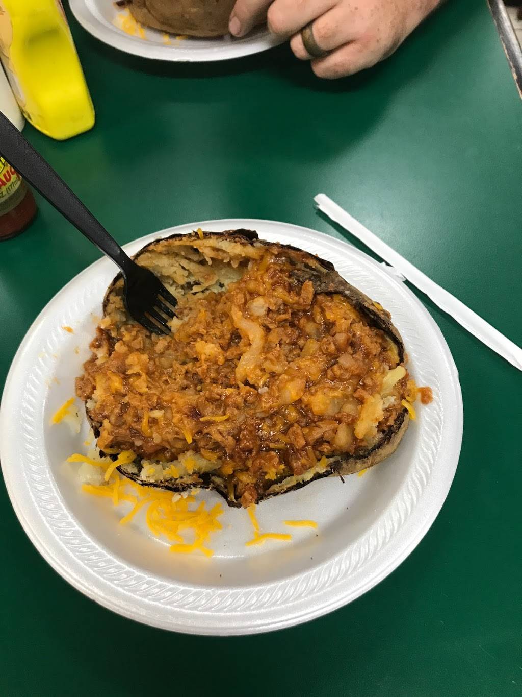 Buzs Spud | restaurant | 1630 Valwood Pkwy #100, Carrollton, TX 75006, USA | 9722477754 OR +1 972-247-7754