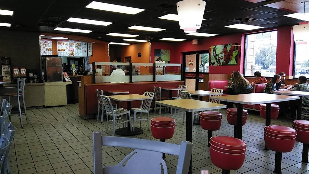 Taco Bell | meal takeaway | 2907 Thousand Oaks, San Antonio, TX 78247, USA | 2105910621 OR +1 210-591-0621