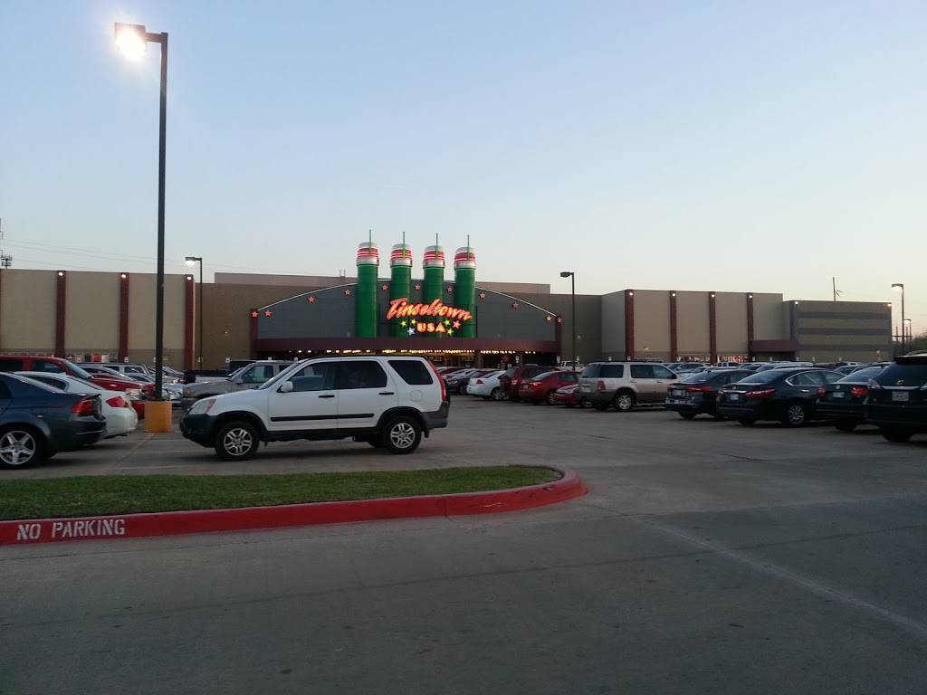 Cinemark Tinseltown and XD | meal takeaway | 6001 N. Martin Luther King, Boulevard, Oklahoma City, OK 73111, USA | 4054240461 OR +1 405-424-0461