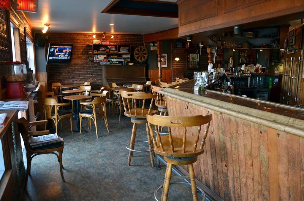 Bistro La Trinquette | restaurant | 290 Rue Champlain, Saint-Jean-sur-Richelieu, QC J3B 6W2, Canada | 4503491811 OR +1 450-349-1811