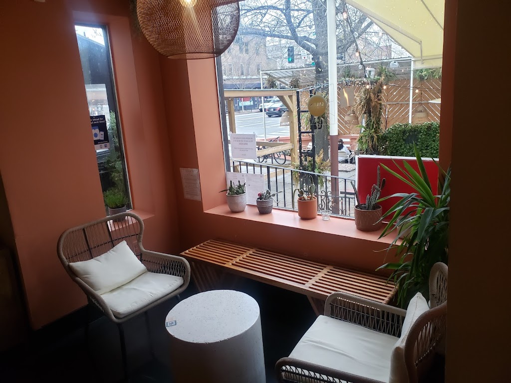 Lulu’s Wine Garden | restaurant | 1940 11th St NW, Washington, DC 20001, USA | 2023329463 OR +1 202-332-9463