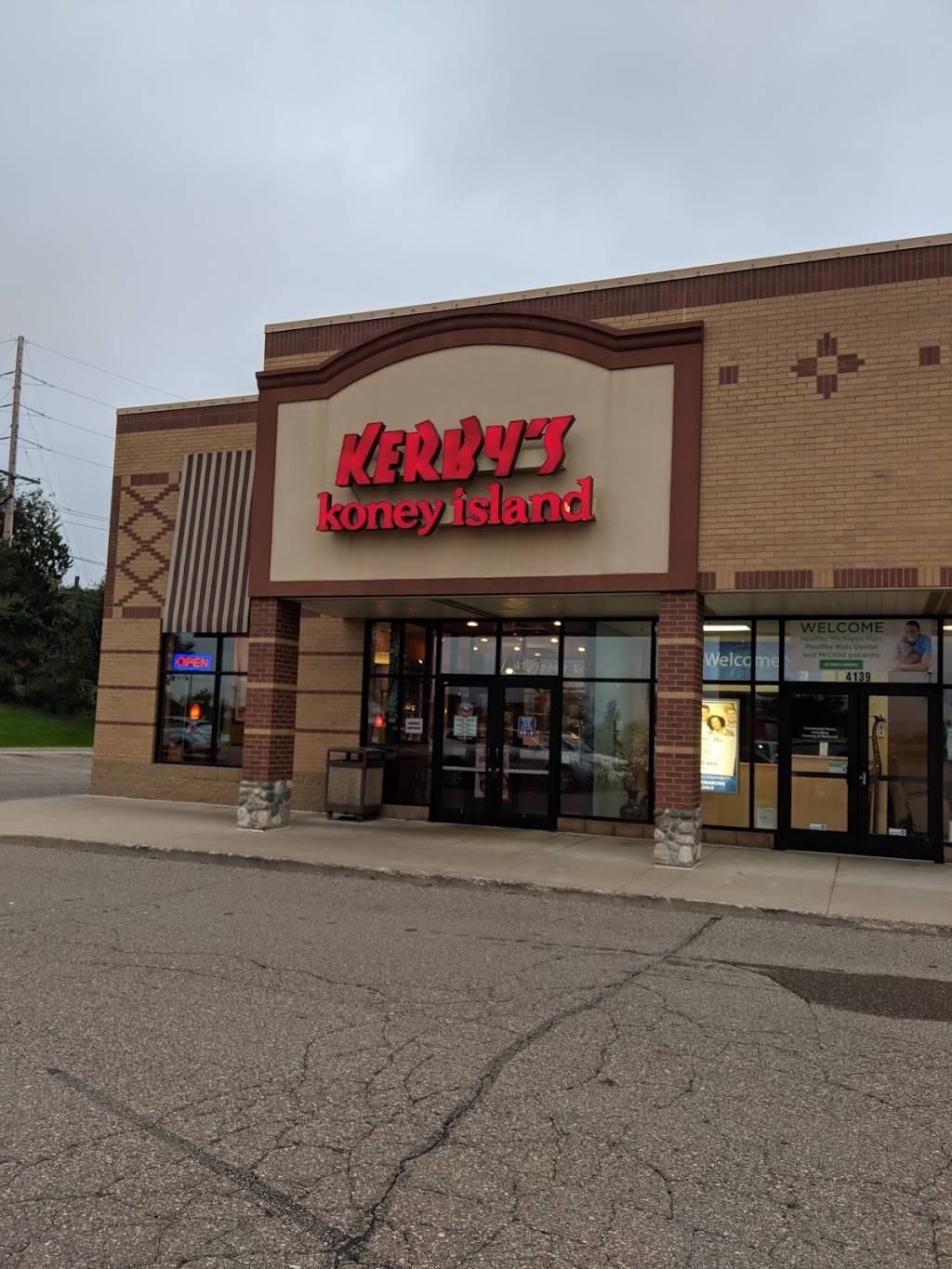 Kerbys Koney Island | restaurant | 4131 Baldwin Road, Great Lakes Crossing Dr, Auburn Hills, MI 48326, USA | 2484182820 OR +1 248-418-2820