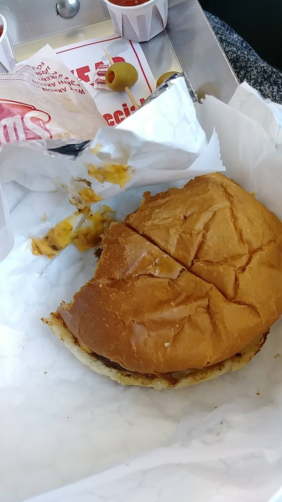 Swensons (North Canton) Drive-In Restaurants | restaurant | 1558 N Main St, North Canton, OH 44720, USA | 3304999494 OR +1 330-499-9494