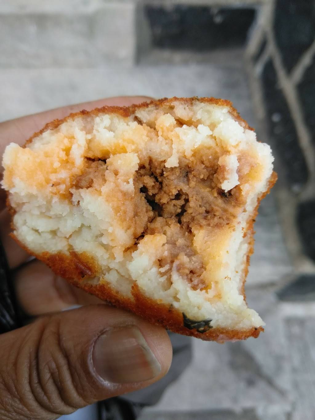 Old London Style Pizza | restaurant | 2047 Orthodox St, Philadelphia, PA 19124, USA | 2158311484 OR +1 215-831-1484