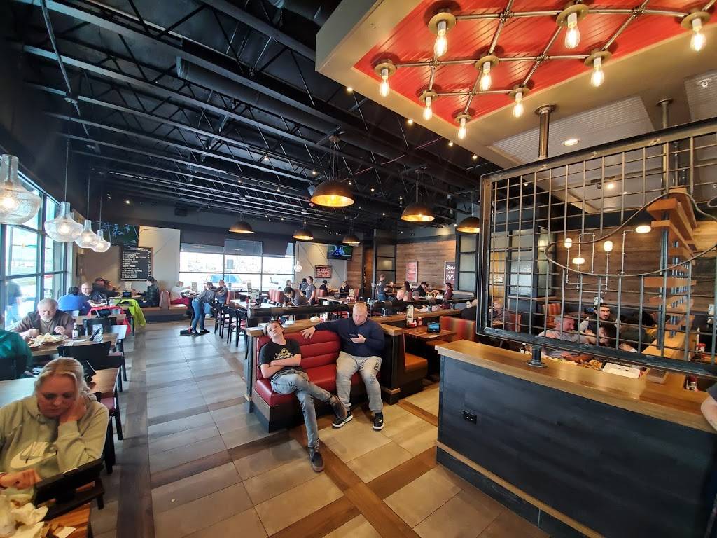 Chilis Grill & Bar | restaurant | 1156 N Canyon Creek Pkwy, Spanish Fork, UT 84660, USA | 8019978446 OR +1 801-997-8446