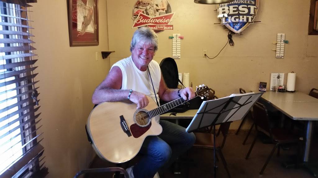 Clover Bottom Bar & Grill | restaurant | 7760 State Hwy YY, Washington, MO 63090, USA | 6362391772 OR +1 636-239-1772