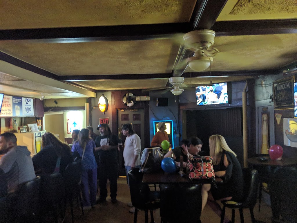 Chestnut Street Tavern | restaurant | 501 Chestnut St, Dunmore, PA 18512, USA | 5703446373 OR +1 570-344-6373