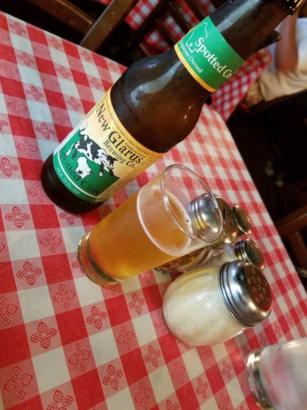 Zaffiros Pizza & Bar | restaurant | 1724 N Farwell Ave, Milwaukee, WI 53202, USA | 4142898776 OR +1 414-289-8776