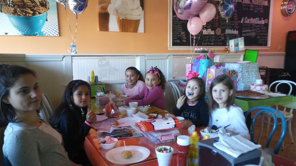 Angy’s Cafe & Ice Cream Parlor | restaurant | 336 York Rd, Warminster, PA 18974, USA | 2154440909 OR +1 215-444-0909