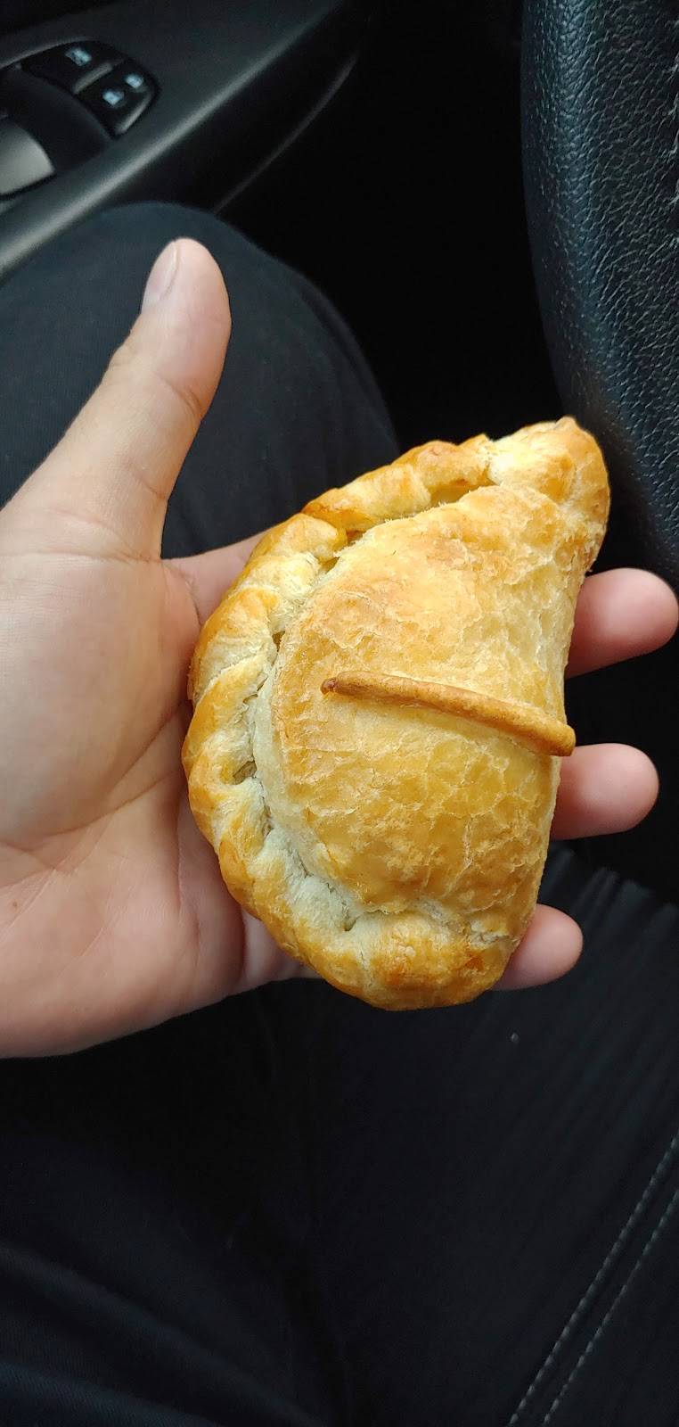 Puff Pastes | restaurant | 1672 St Clair Ave W, Toronto, ON M6N 1H8, Canada | 4379252212 OR +1 437-925-2212