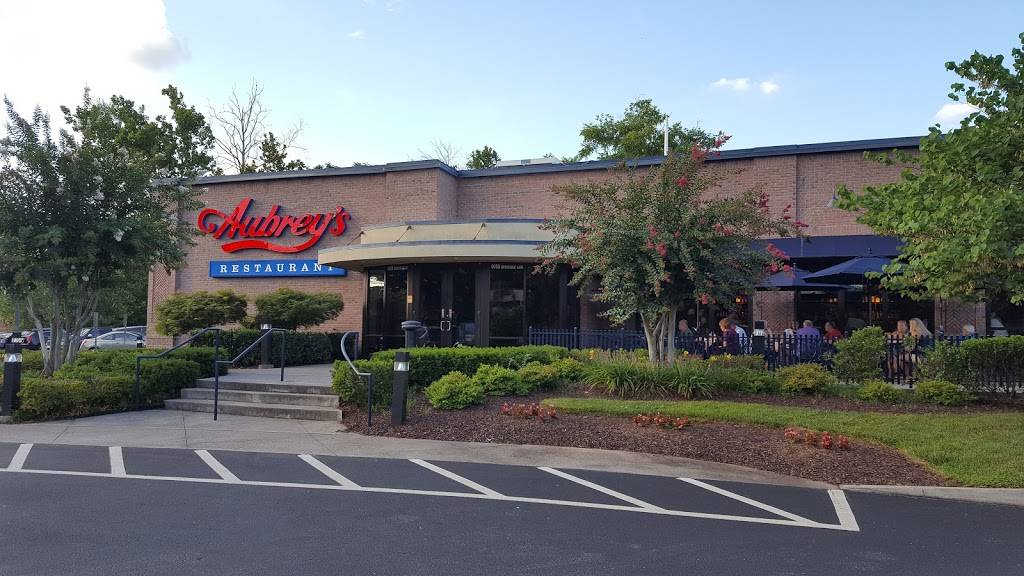 Aubreys | restaurant | 6005 Brookvale Ln, Knoxville, TN 37919, USA | 8655881111 OR +1 865-588-1111