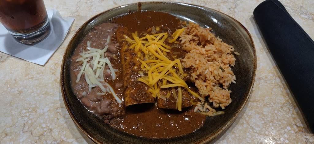 Cantina Laredo | restaurant | 8008 Cedar Springs Road, Dallas, TX 75235, USA | 2146540769 OR +1 214-654-0769