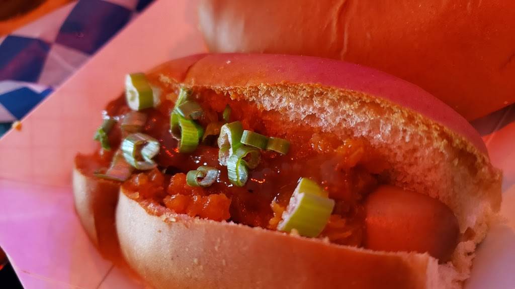 The Quarters | restaurant | 8 Railroad St, Hadley, MA 01035, USA | 4134294263 OR +1 413-429-4263