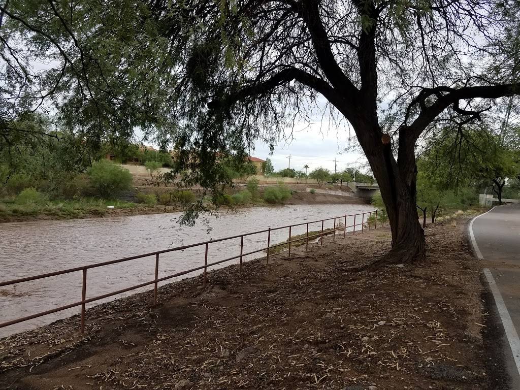 Burger King | restaurant | 871 W St Mary’s Rd, Tucson, AZ 85745, USA | 5206243228 OR +1 520-624-3228