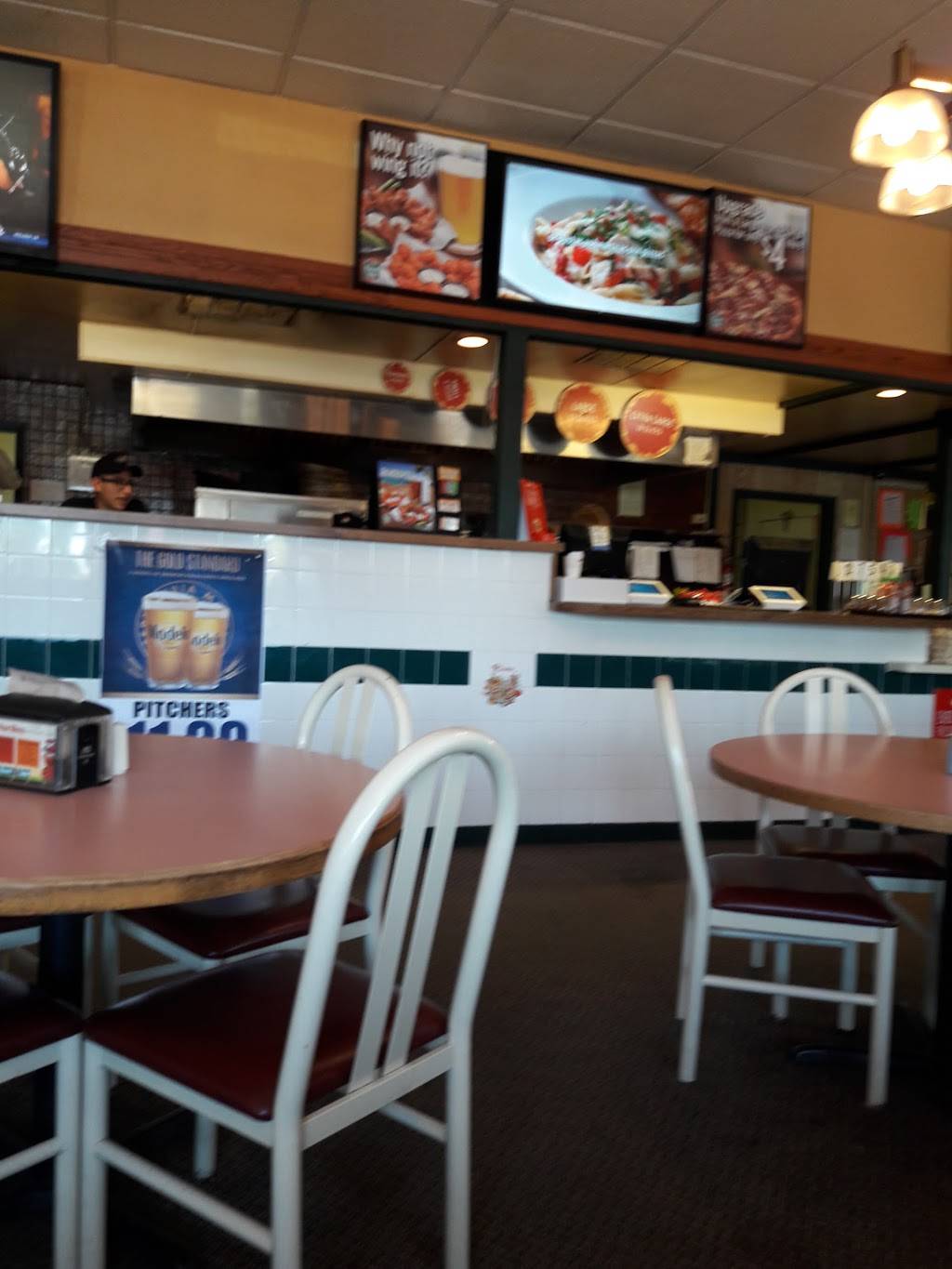 Round Table Pizza | meal delivery | 825 N Adams St, Dixon, CA 95620, USA | 7076784466 OR +1 707-678-4466