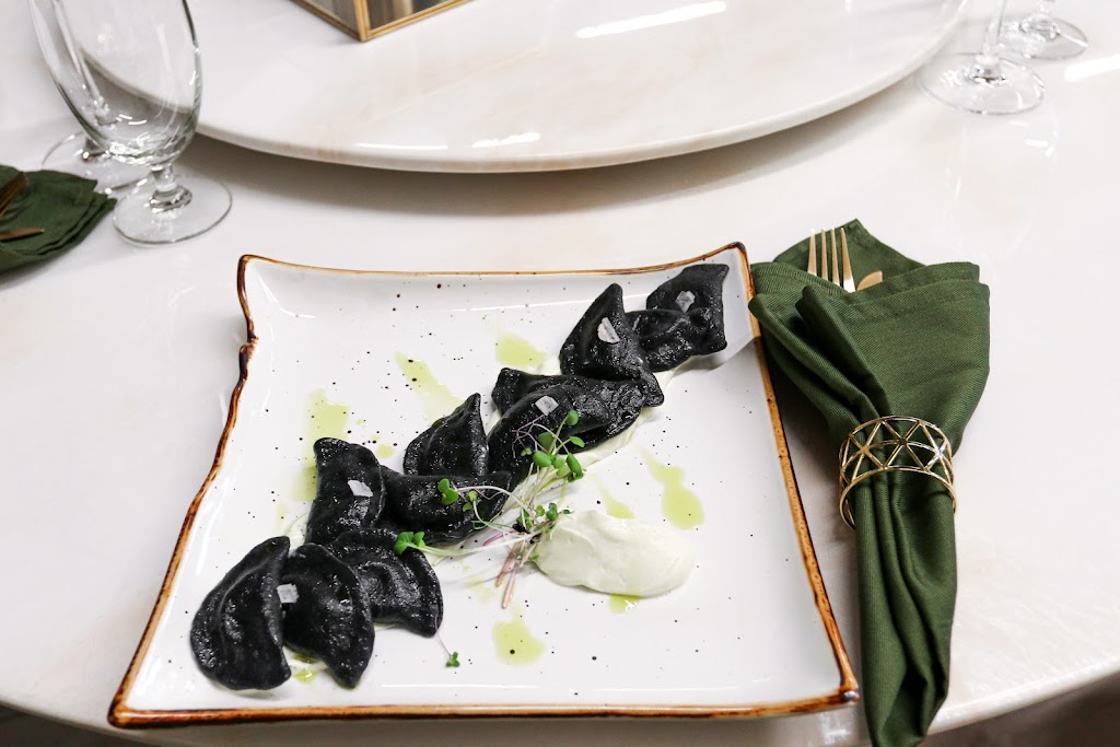 Velour | restaurant | 4742 N Cumberland Ave, Chicago, IL 60656, USA | 7738873082 OR +1 773-887-3082