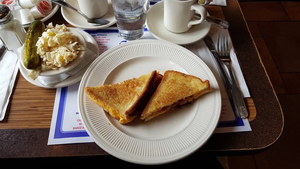 Nautilus Diner | restaurant | 1240 W Boston Post Rd, Mamaroneck, NY 10543, USA | 9148331320 OR +1 914-833-1320