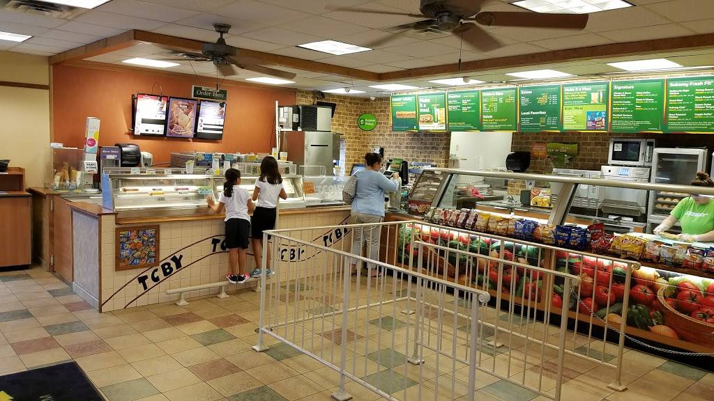 Subway | restaurant | 13901 US-29, Chatham, VA 24531, USA | 4344321544 OR +1 434-432-1544